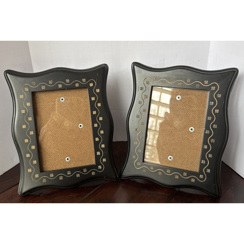 2 VTG 5x7 Inch Wooden Inlay Photo Frames Tabletop Or Wall Mount Black Scalloped